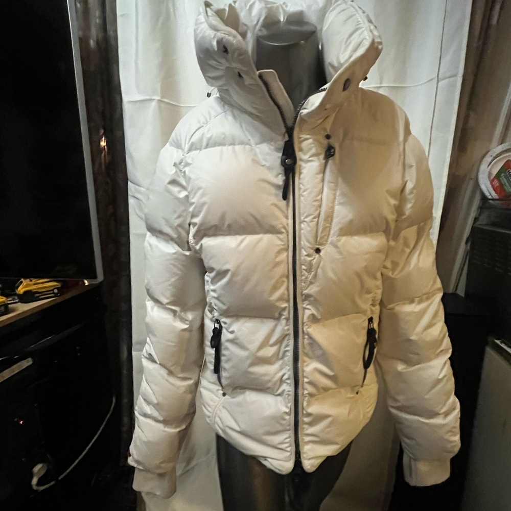 KRU ST Moritz puffy Women's Winter Jacket in Off-White
